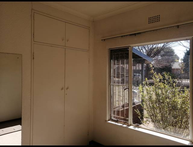 3 BEDROOM FREESTANDING FOR SALE IN STILFONTEIN EXT 4